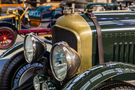 24 or 48-hour hop-on hop-off bus with National Automobile Museum