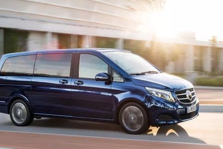 Private transfer from Lisbon to Porto with one-stop