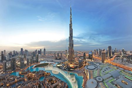 Private modern Dubai tour with monorail ride