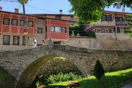 Private historical spa and wine tour from Sofia