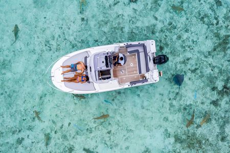 Bora Bora private Cap Camarat 25ft boat rental