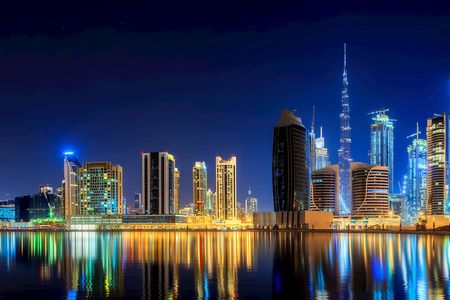 Panoramic Dubai tour by night