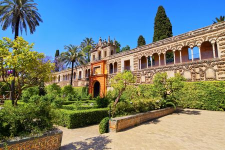 Guided tour of Seville Royal Alcázar and the Jewish quarter