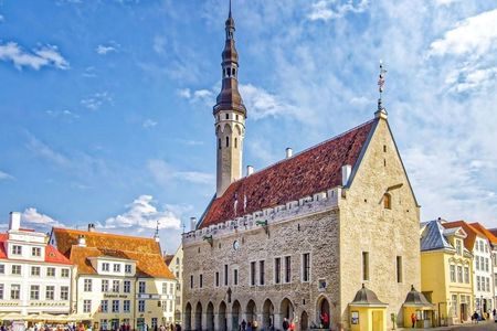 Tour of Tallinn in one hour with a local