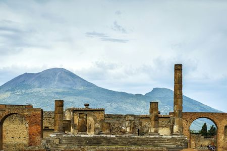 Pompeii and Vesuvius small group tour with tickets included