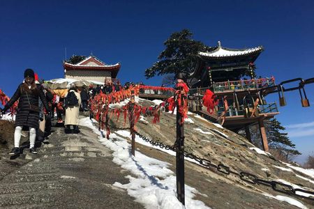 Full day private tour of Huashan Mountain