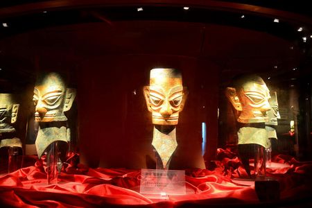 Full day private tour of Giant Pandas and mysterious Sanxingdui ruins
