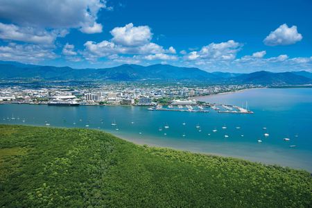 Cairns city sights and dinner cruise