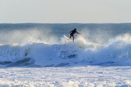 Surf lesson in Carcavelos beach