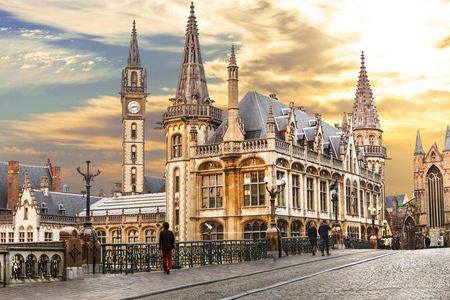 Self guided tour with interactive city game of Ghent