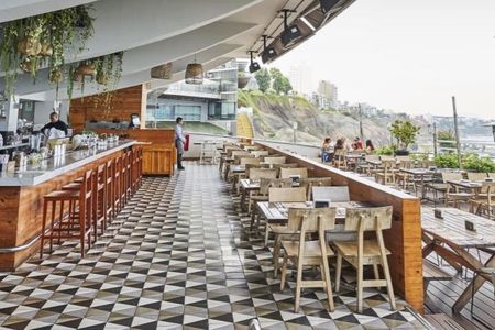 Lunch Menu at Mangos Larcomar Restaurant