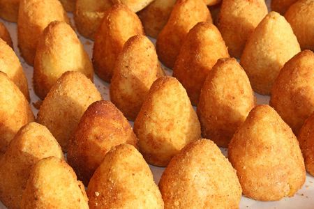Arancini or cannoli cooking class in Taormina