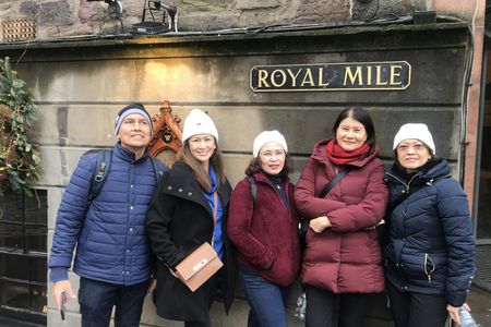 Half-day private and personalized walking tour of Edinburgh