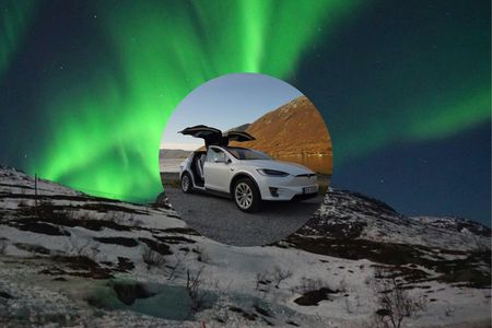 Private Tromsø Northern Lights tour in a TeslaX car