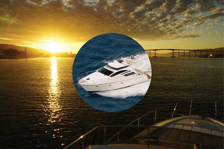 Private midnight sun tour in Tromsø in a luxury yacht
