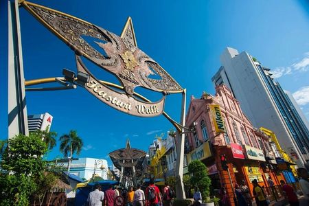 Private half-day tour culture and market exploration