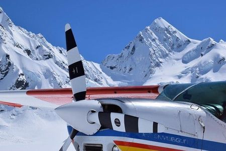 The Grand circle 55-minute ski plane flight