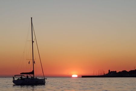 Cascais private sunset cruise with a welcome drink