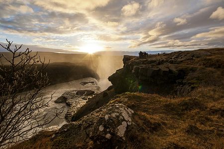 Small group Golden Circle tour with Kerið crater and Friðheimar farm