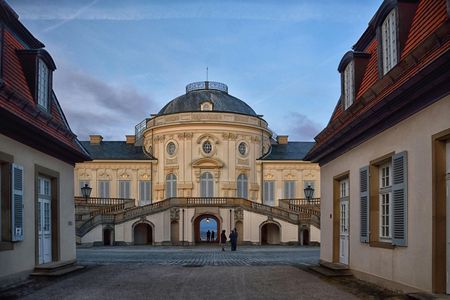 Exclusive private guided tour of the architecture of Stuttgart with a local