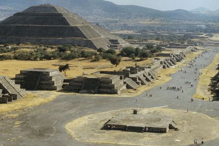 Mexico City Historic Center, Pyramids of Teotihuacán and Drink Tasting