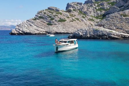 Full Day Calanques National Park Boat Tour from Vieux Port Mairie