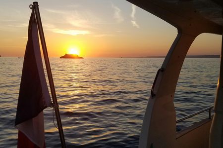 Sunset Cruise from Vieux Port Mairie to the Frioul Islands