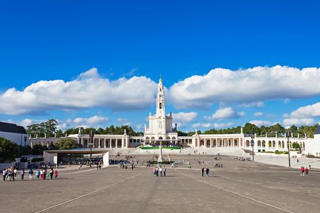 Fatima, Batalha, Nazaré and Obidos private tour from Lisbon