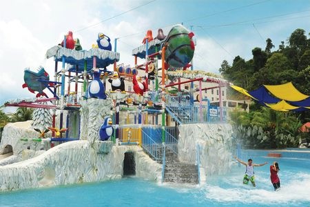 Bukit Gambang Theme Park with roundtrip transfer from Kuala Lumpur