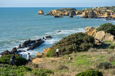 Algarvian beaches and cliffs bike tour