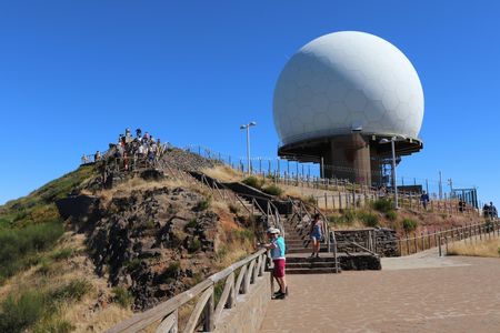 Arieiro Peak and Cristo Rei in open roof 4x4 tour