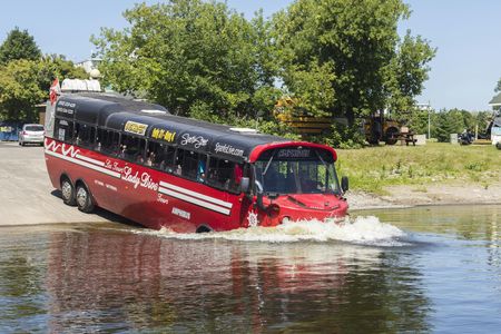 1-hour Amphibus guided tour in Ottawa