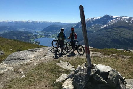 The Grand Traverse mountain biking experience in Voss