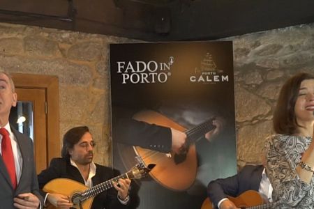 Porto Cálem Cellar tour with wine tasting and Fado show
