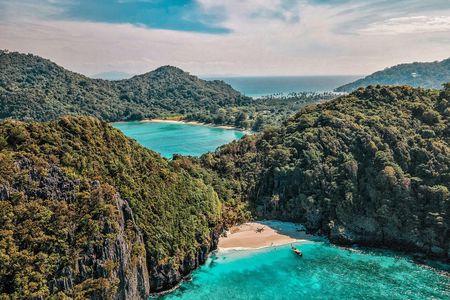 Phi Phi Island private boat tour