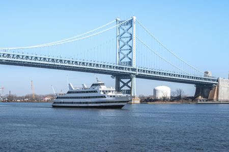Spirit of Philadelphia Lunch Cruise with Buffet