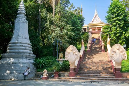Full-day Phnom Penh private city tour