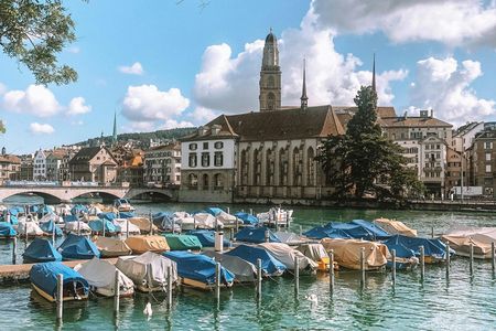 Zurich chocolate hunting tour with a local