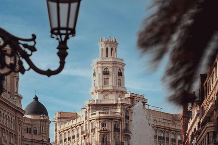 Guided tour to Valencia's photogenic places with a local