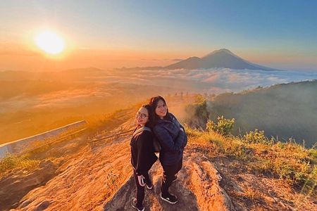 Mount Batur volcano sunrise hike with breakfast at the summit
