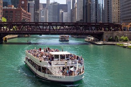 Wendella’s 90 minute Chicago River architecture tour
