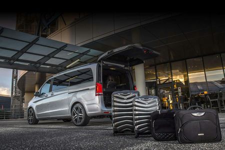 Paris airports private transfers in a luxury Minivan
