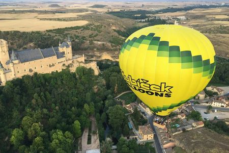 Segovia hot-air balloon flight with transfer from Madrid