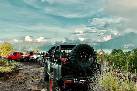4x4 classic jeep tour with Batur Bali sunrise
