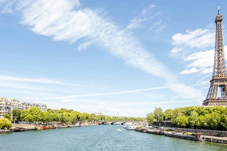 Escape Tour self-guided, interactive city challenge in Paris