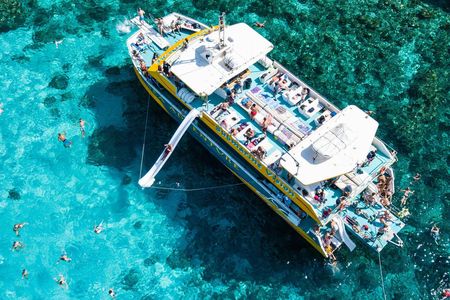 Blue Lagoon and Comino snorkeling cruise