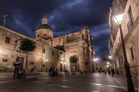 Salamanca by night private walking tour