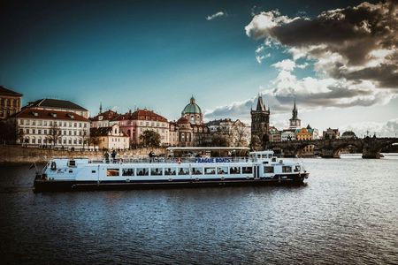 Prague by night dinner cruise