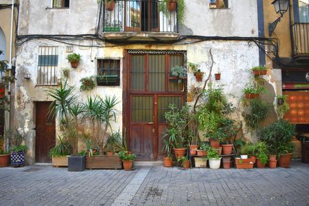 Self-guided medieval discovery walk in Barcelona