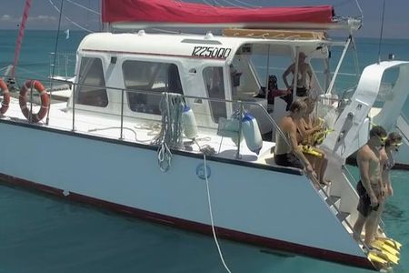 Reef Daytripper full day snorkel and scuba diving in Cairns
